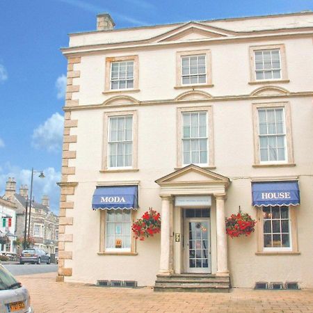 The Moda House チッピング・ソドベリー エクステリア 写真