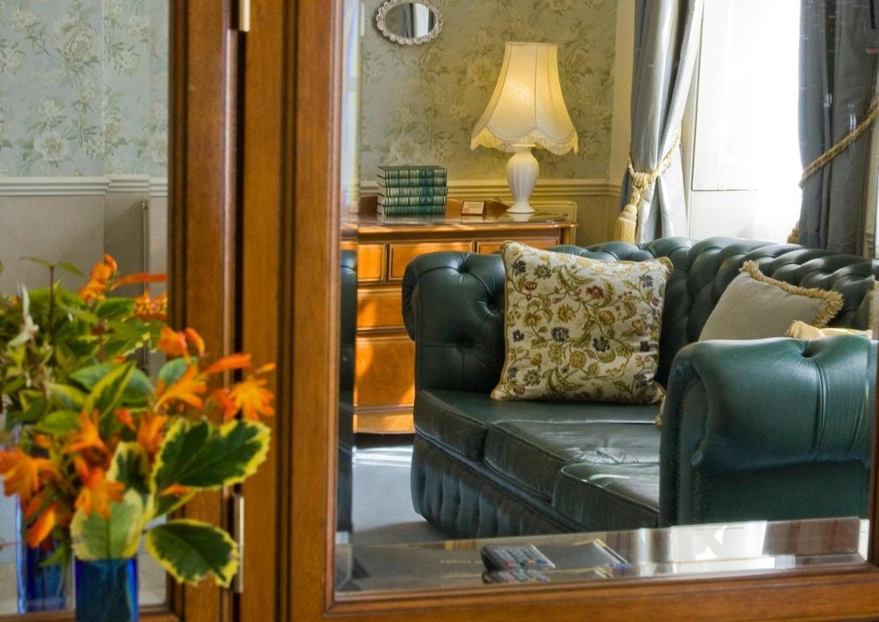 The Moda House チッピング・ソドベリー 部屋 写真